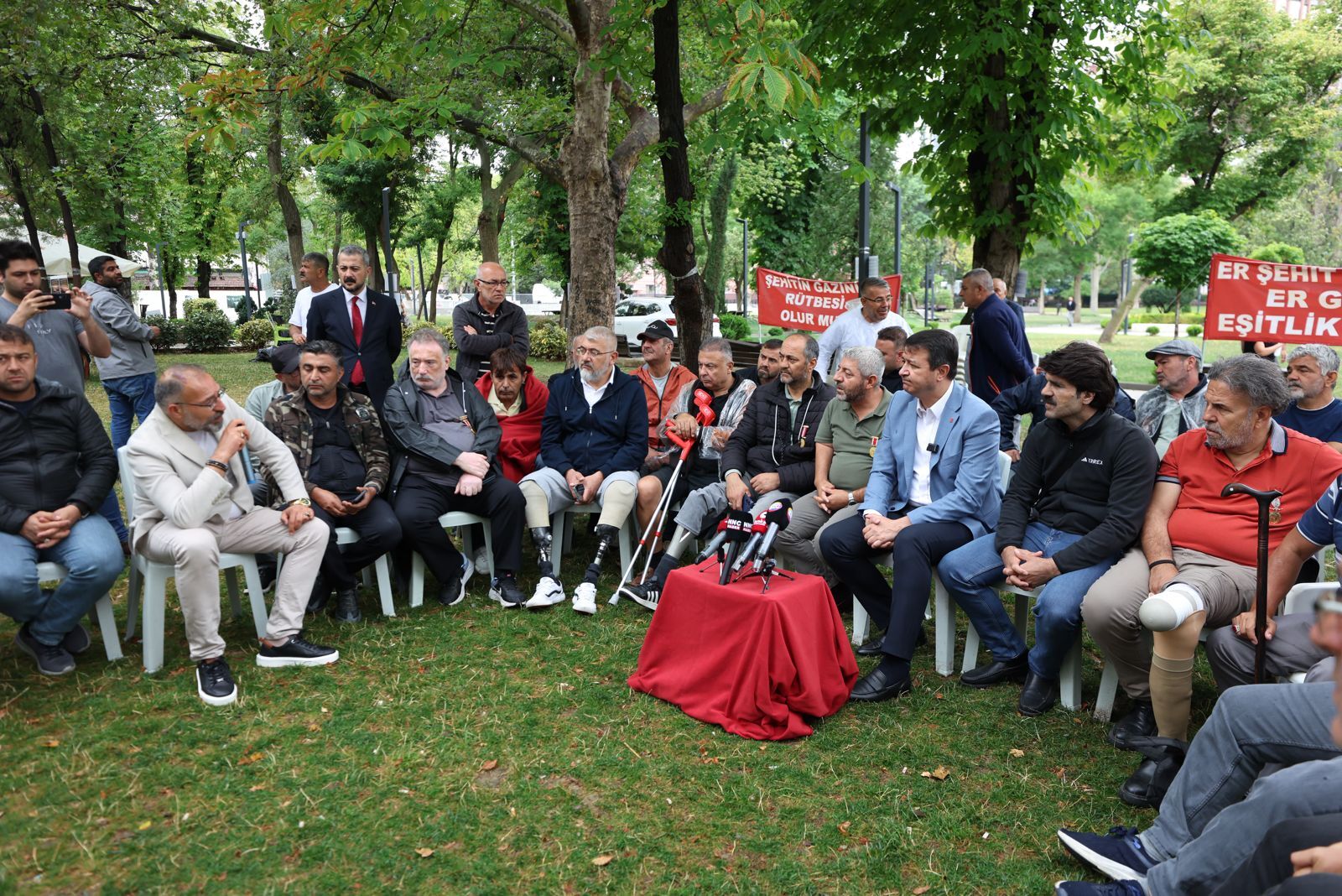 Arıkan'dan Hak Mücadelesi Veren Gazi Ve Şehit Ailelerine Destek Şehit Yakınları Ve Gazilerin Hakkı Daha Fazla Bekletilmemeli (1)