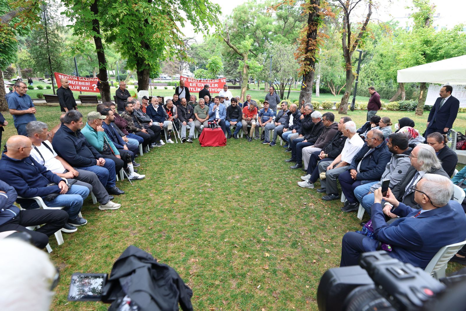 Arıkan'dan Hak Mücadelesi Veren Gazi Ve Şehit Ailelerine Destek Şehit Yakınları Ve Gazilerin Hakkı Daha Fazla Bekletilmemeli (4)