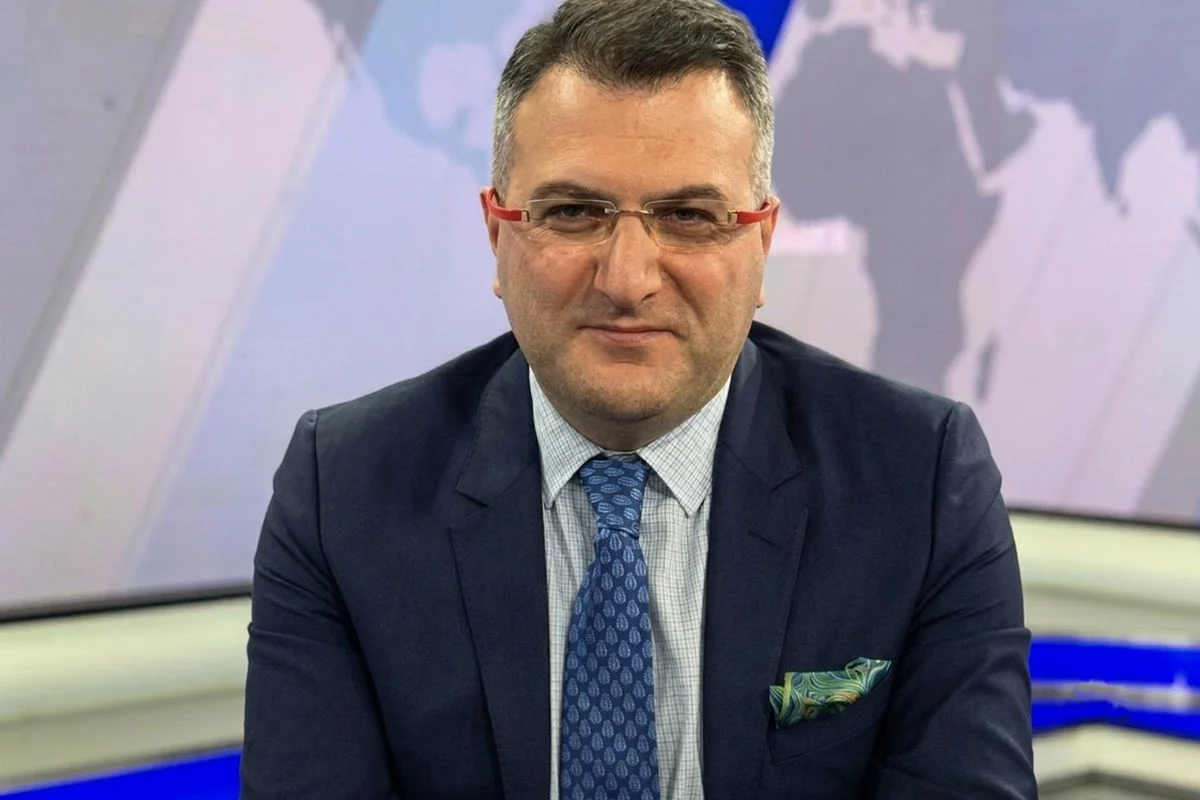 Cem Küçük gözaltına alındı! Yanıltıcı bilgiyi alenen yayma ve şantajla suçlanıyor