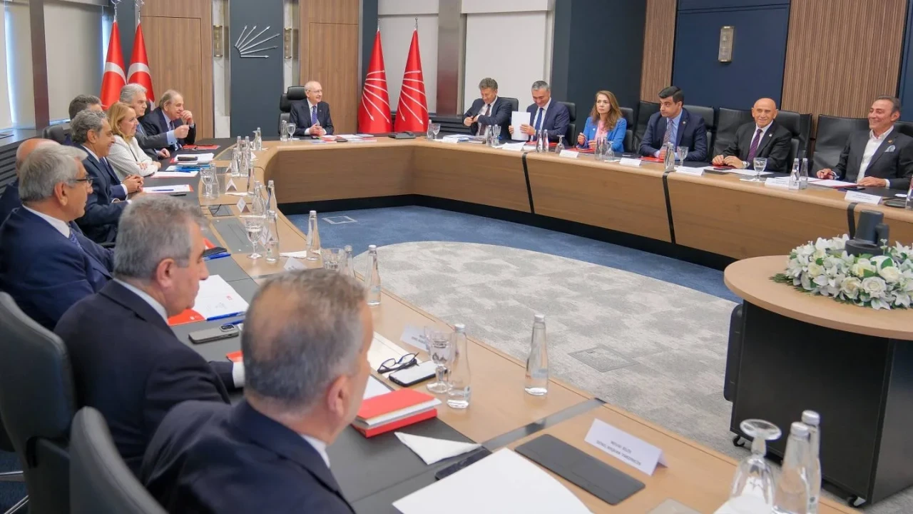Chp Myk Kilicdaroglu Baskanliginda Toplandi Yeni Ihraclar Olacak Mi 3Fxv Cover