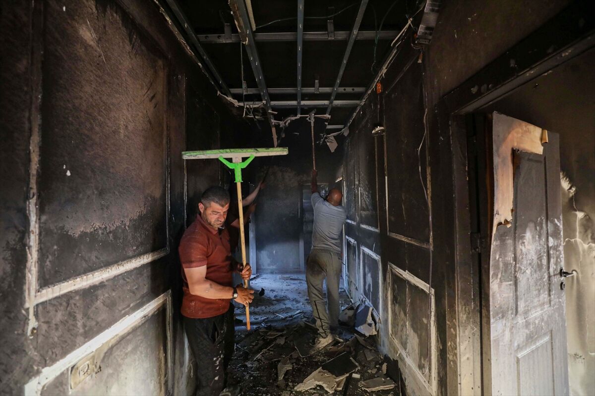 Batı Şeria'da dehşet gecesi: Gaspçılar Filistinlilerin evini ateşe verdiler