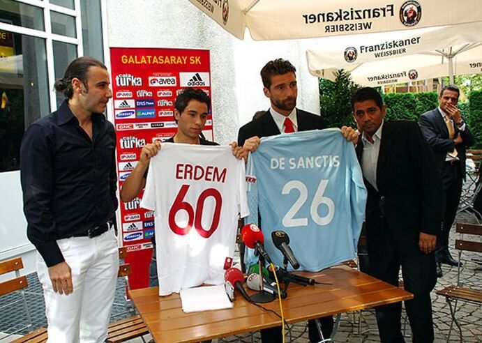 Galatasaray'a 16 Yıl Sonra Geri Döndü! (1)-1