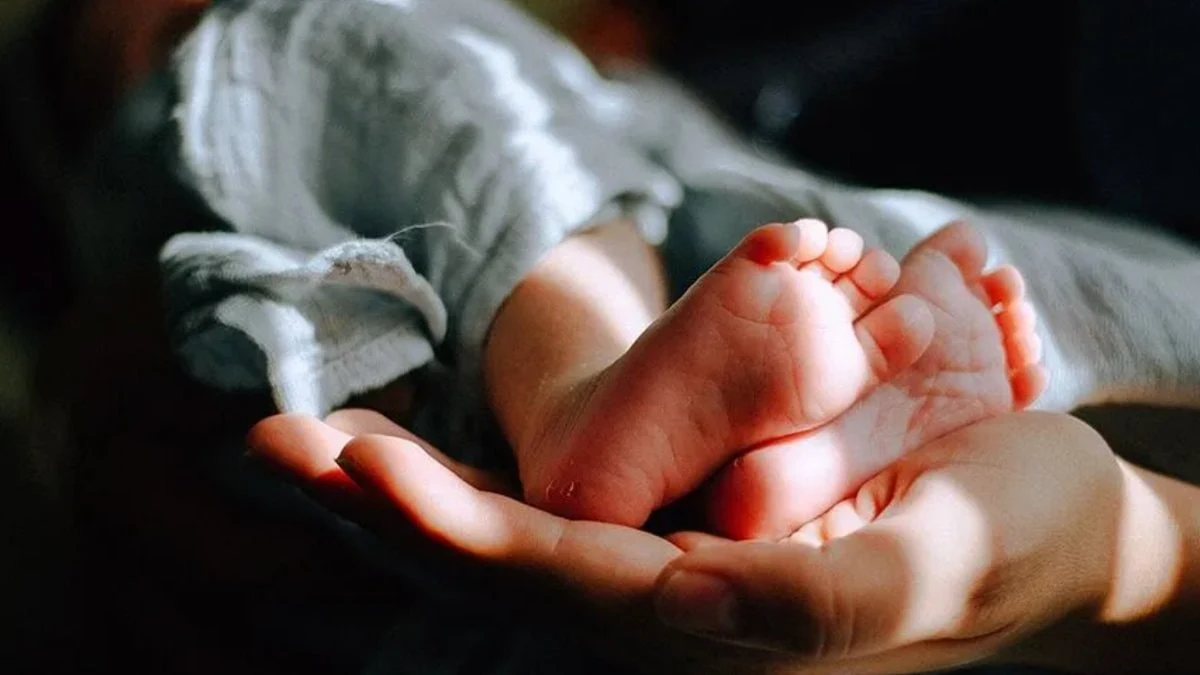 İngiltere’de Zirve Değişmedi En Çok Tercih Edilen Isim Yine 'Muhammed' Oldu!V