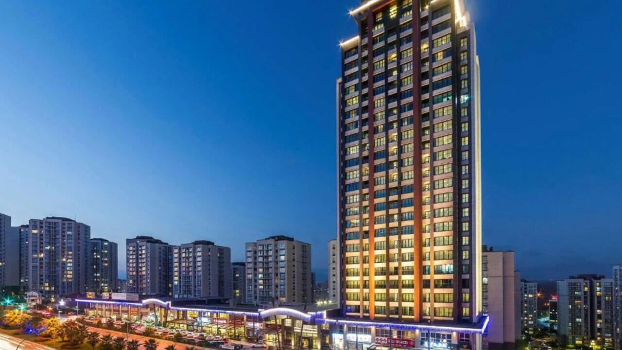 İstanbul'da 26 katlı ünlü otel satışa çıktı! İşte rekor fiyat
