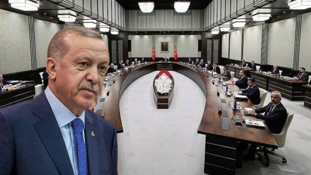 Kabine değişikliği iddiaları kulisleri yeniden hareketlendirdi! Gözler NATO Zirvesi sonrasına çevrildi: Kabinede hangi isimler değişecek?
