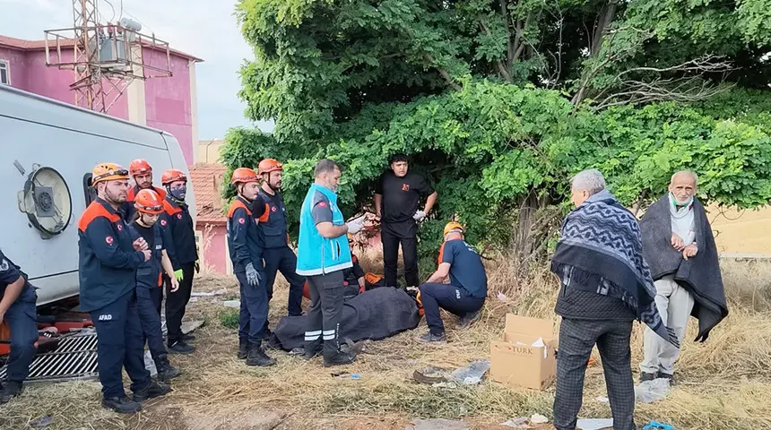 Kırıkkale'de Kahreden Kaza Ölü Ve Yaralılar Var! (3)
