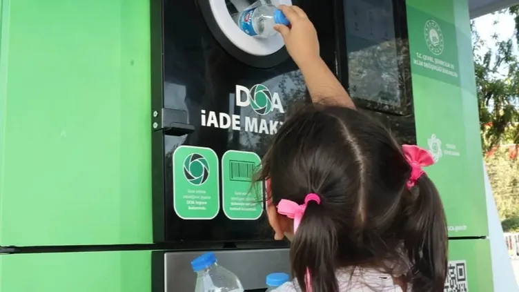 Şişe başına 1 lira dönemi başladı: DOA cihazları önünde uzun kuyruklar oluştu