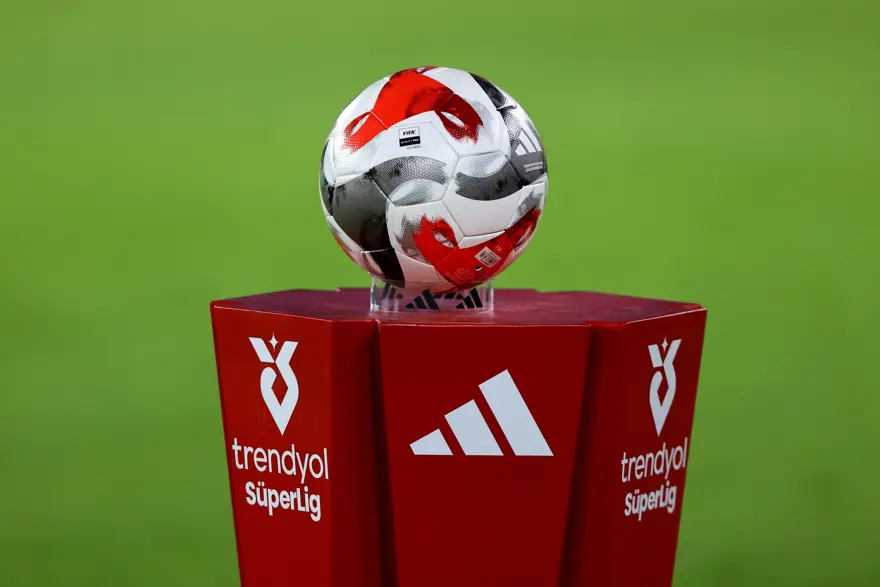 Süper Lig'de Fikstür Belli Oldu! İşte Derbi Tarihleri (3)