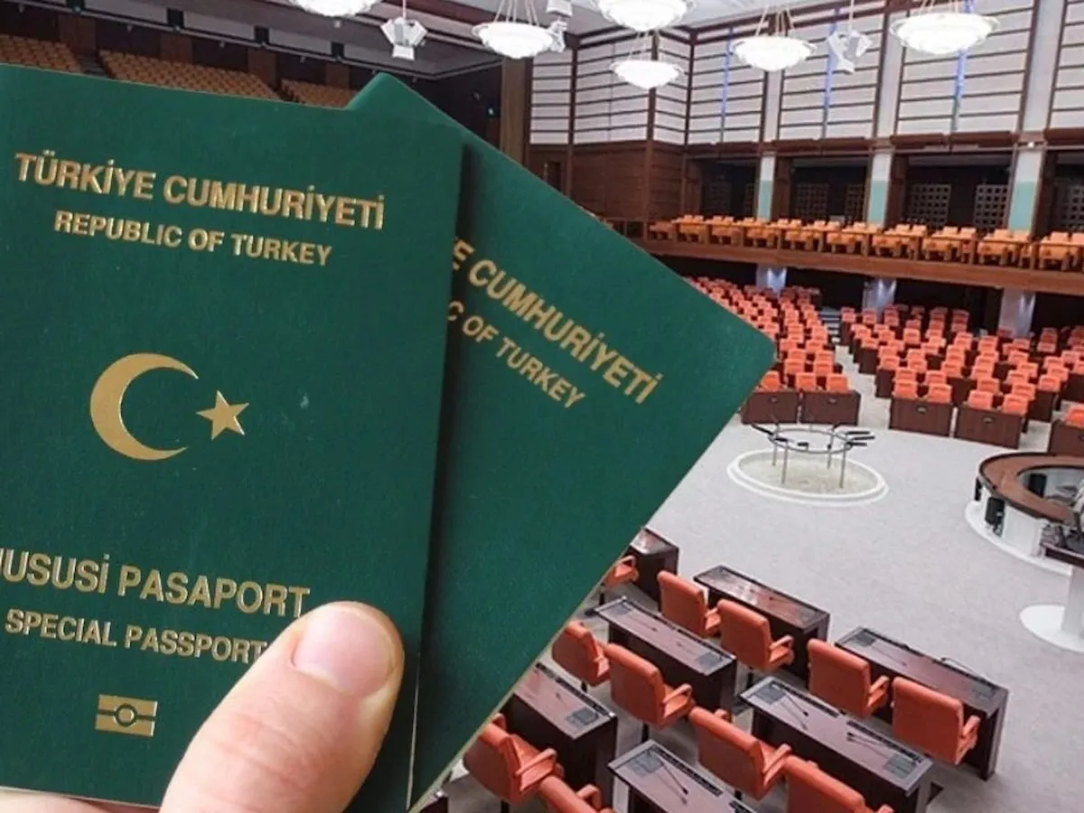 Yeşil pasaporta yeni düzenleme! 6 Meslek grubuna kapı açıldı