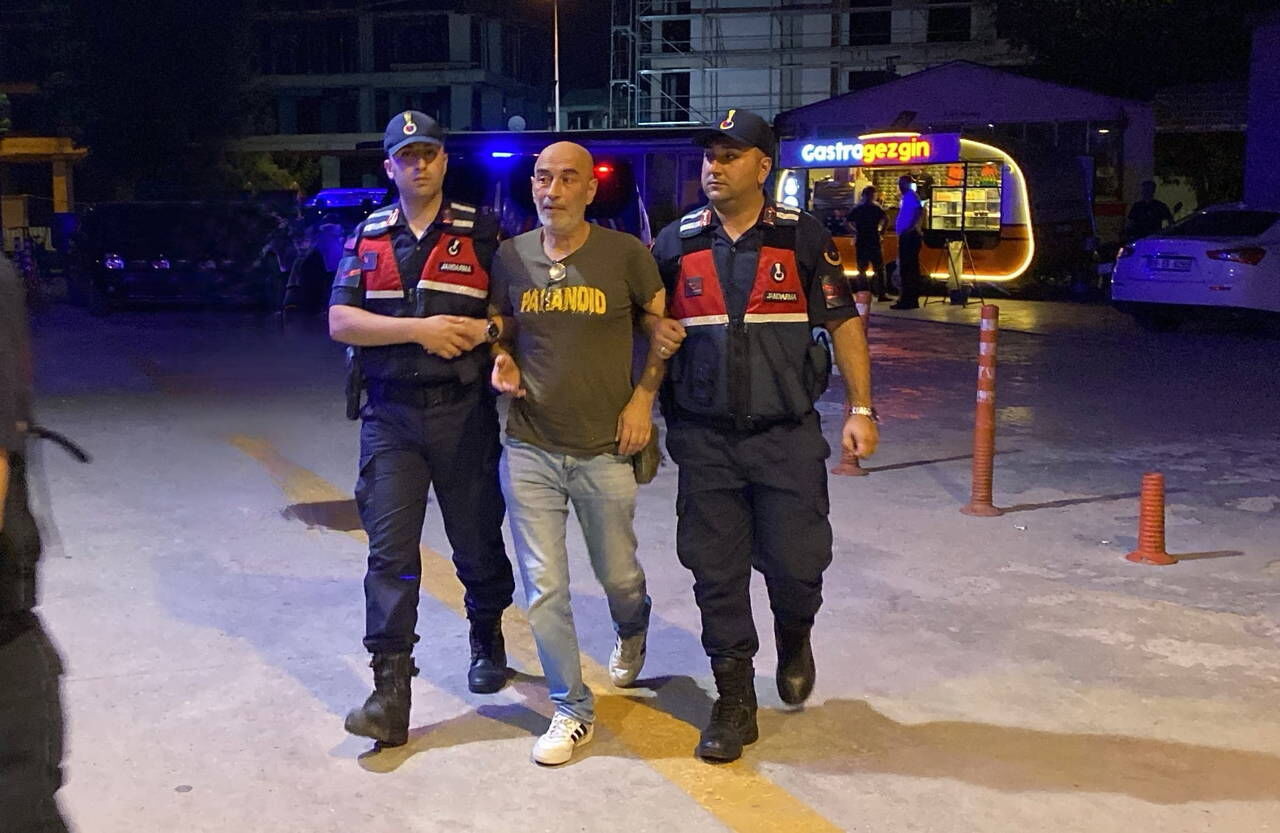 Yönetmen Ezel Akay Ve Kardeşi Uyuşturucu Operasyonunda Gözaltına Alındı
