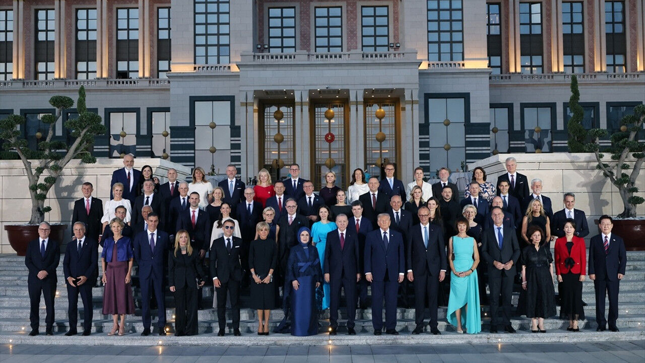 Zirve Ankara'da, Sefalet Sofrada... Nato Içinde En Düşük Maaş Türkiye'de! Başkent Zirveyi, Vatandaş Geçim Derdini Konuşuyor (1)