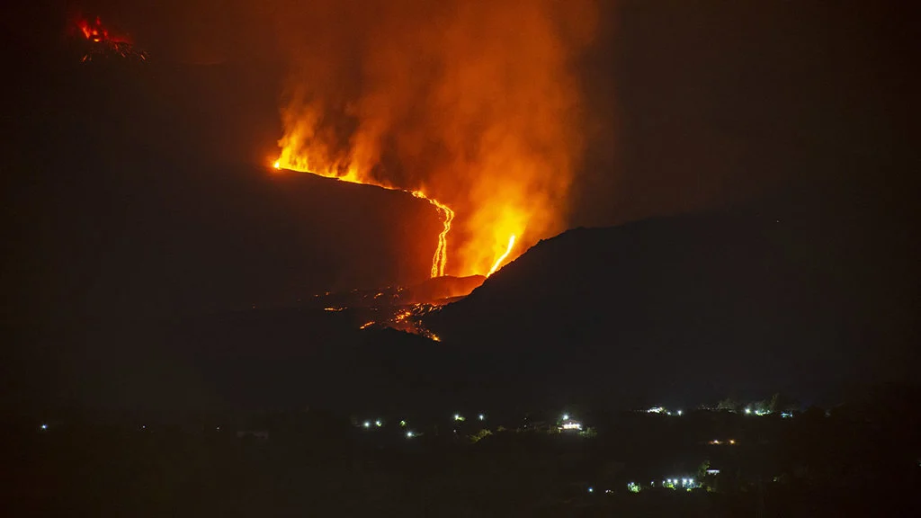 Etna Yanardagi Patladi Son 20 Yilin En En Agir Acil Durumu 1