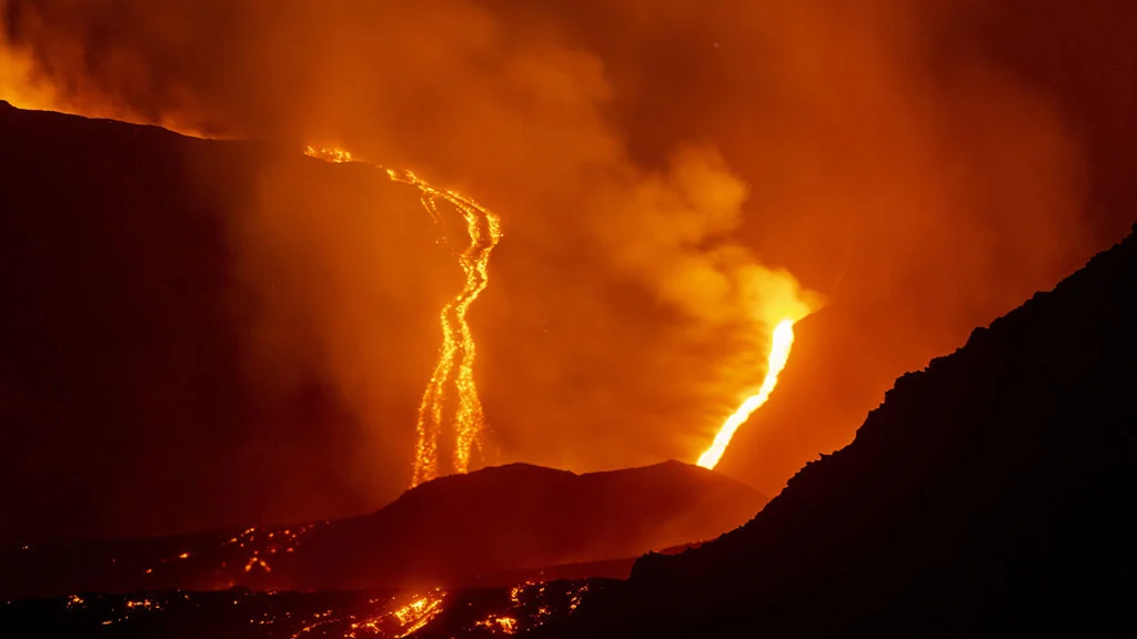 Etna Yanardagi Patladi Son 20 Yilin En En Agir Acil Durumu
