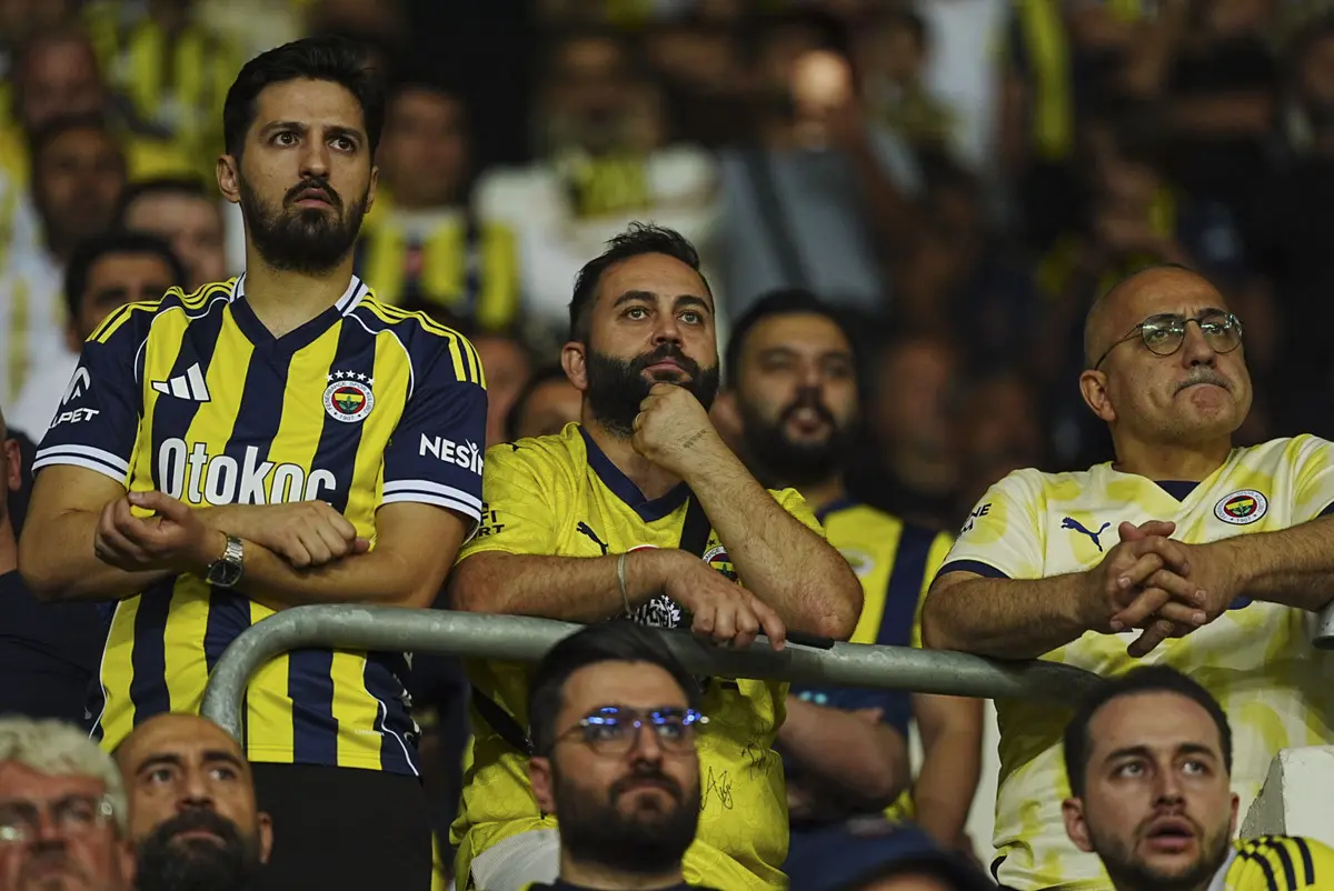 Fenerbahçe'de Kadro Dışı Kalan Futbolcular Kimler 4 Yıldız Ile Ilgili Bomba Iddia! (2)