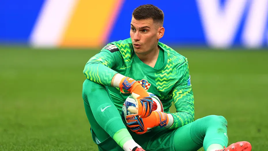 Fenerbahçe'den Barcelona'ya Transfer Livakovic'in Bonservisi Sızdı! (4)