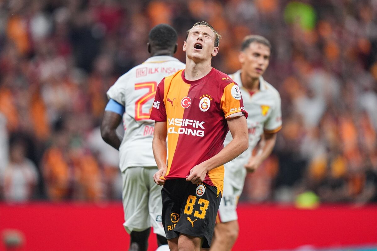 Galatasaray'da Batrakov Rüzgarı İlk Maçta Taraftarı Mest Etti (2)