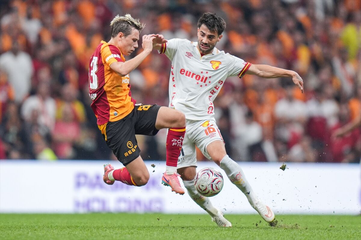 Galatasaray'da Batrakov Rüzgarı İlk Maçta Taraftarı Mest Etti (3)