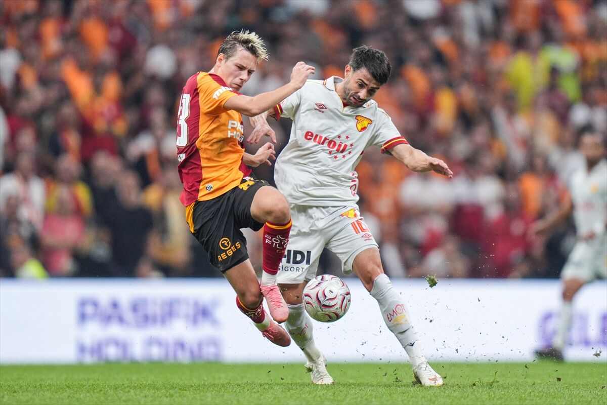 Galatasaray'da Batrakov Rüzgarı İlk Maçta Taraftarı Mest Etti (4)