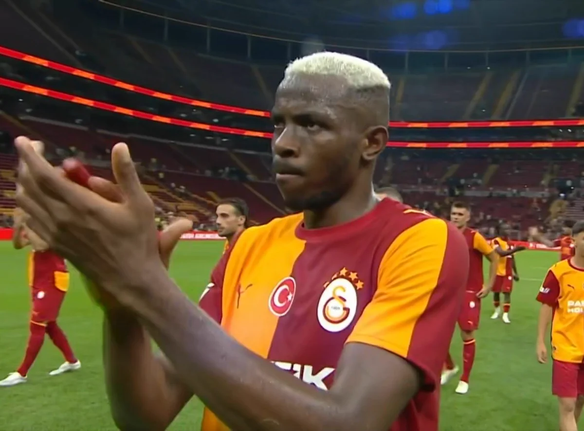 Galatasaray'da ilginç anlar: Osimhen kaptanlığı işte böyle reddetti!