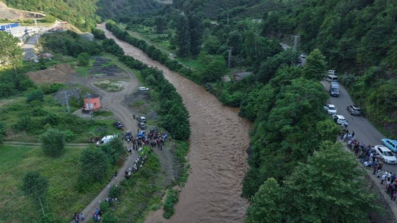 Giresun’u Sel Felaketi Ailesini Kurtarmak İsterken Can Verdiler!G