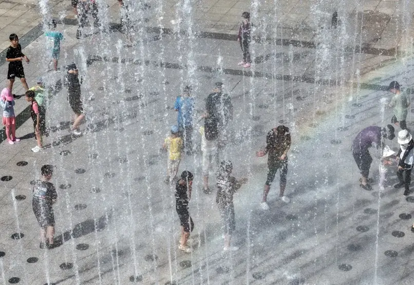 Güney Kore'de Tarihi Sıcaklık 42,5 Dereceyle Tüm Zamanların Rekoru Kırıldı (4)