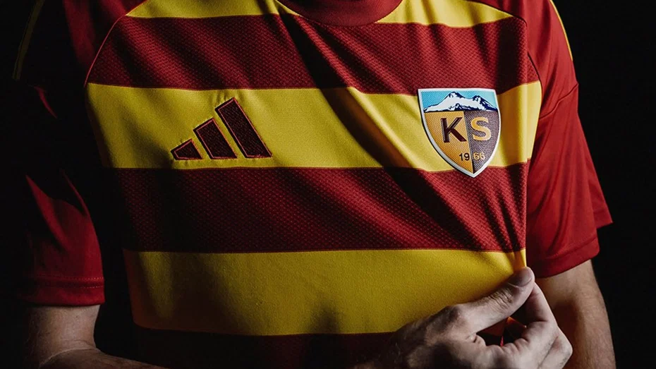 Kayserispor'dan Transfer Şovu 15 Futbolcu Birden Açıklandı (1)