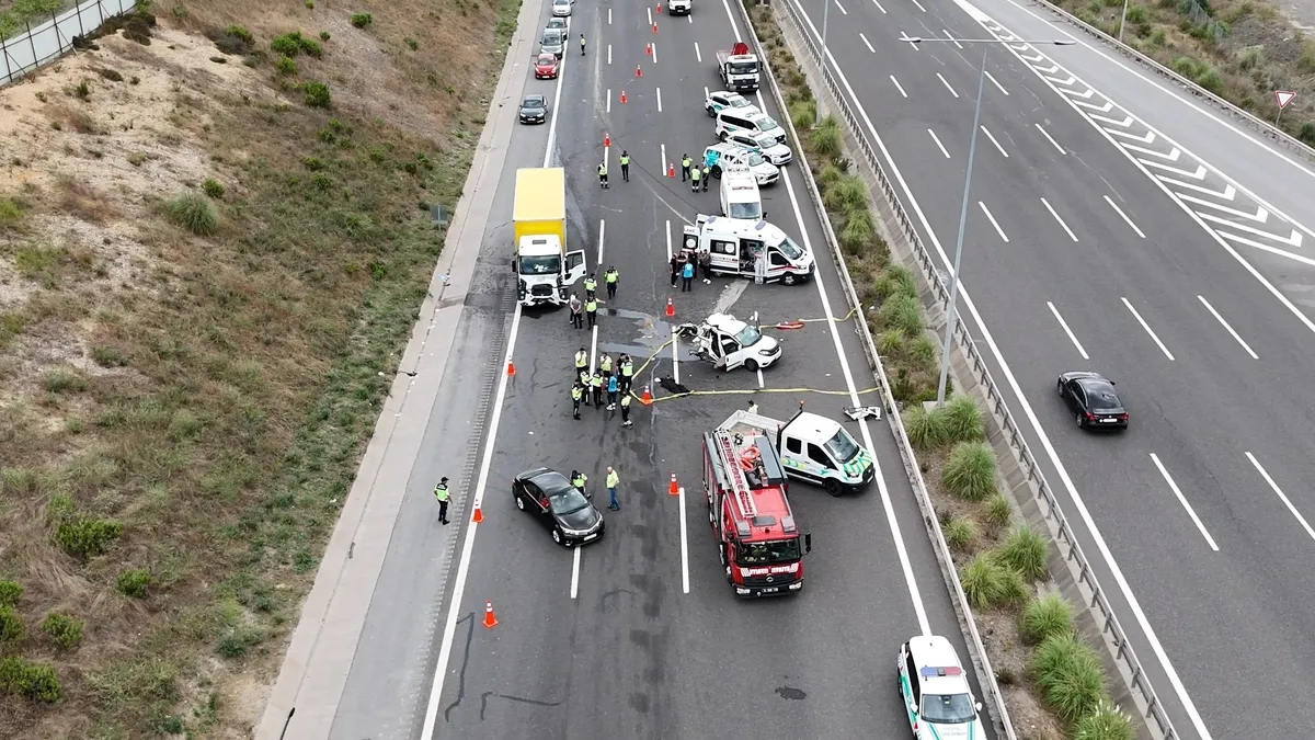 Kuzey Marmara Otoyolu'nda Katliam Gibi Kaza 3 Ölü, 5 Yaralı (1)