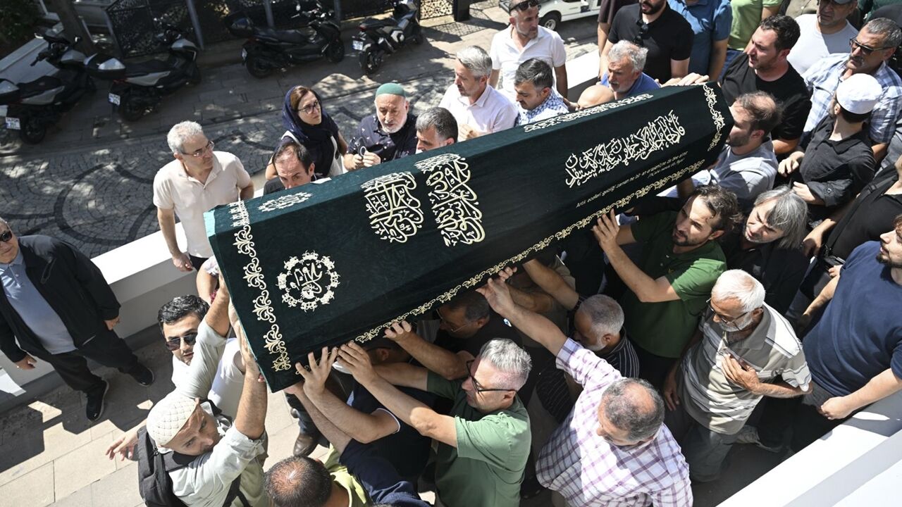 Millî Gazete’nin Usta Kalemi Ali Haydar Haksal, Son Yolculuğuna Uğurlandı (2)-1