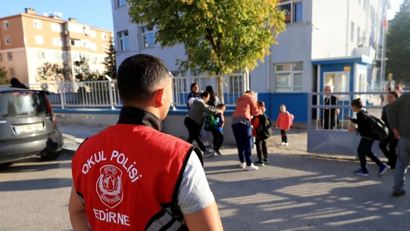 Okul Guvenliginde Yeni Donem 3 Bakanlik Harekete Gecti 30 Bin Yeni Personel Alinacak Cicj
