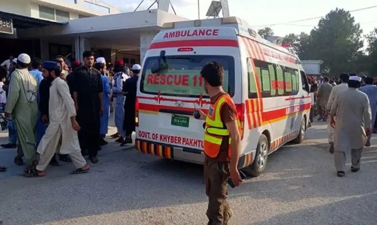 Pakistan'ı Sarsan Hain Saldırı! Karakol Önünde Kanlı Patlama 14 Ölü, 24 Yaralı!V