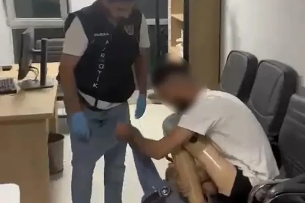 Protez Bacağına Gizlediği Uyuşturucu Ile Yakalandı!Q