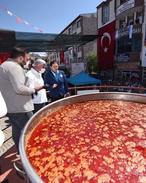 Şeker Fasulyesi Hangi Ilçemizde Rekor Kırdı 7 Bin 440 Litre Kapasiteli Dev Bir Kazan 2