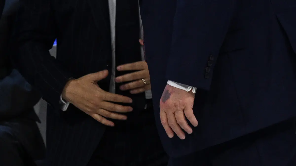 Trump, Yine Morarmaya Başladı Makyaj Yaptığını Kabul Etti!V