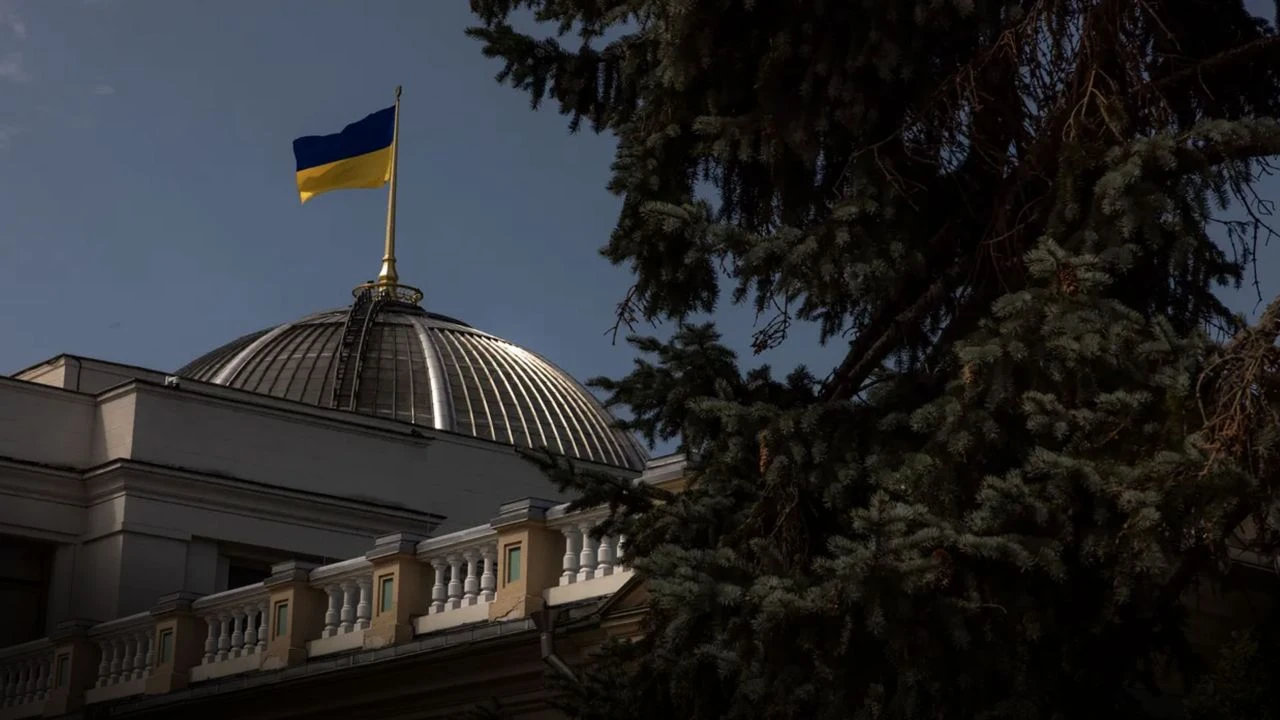 Ukrayna’da Koltuk Krizi Savaşın Ortasında En Kritik Koltuklar Boş Kaldı!J
