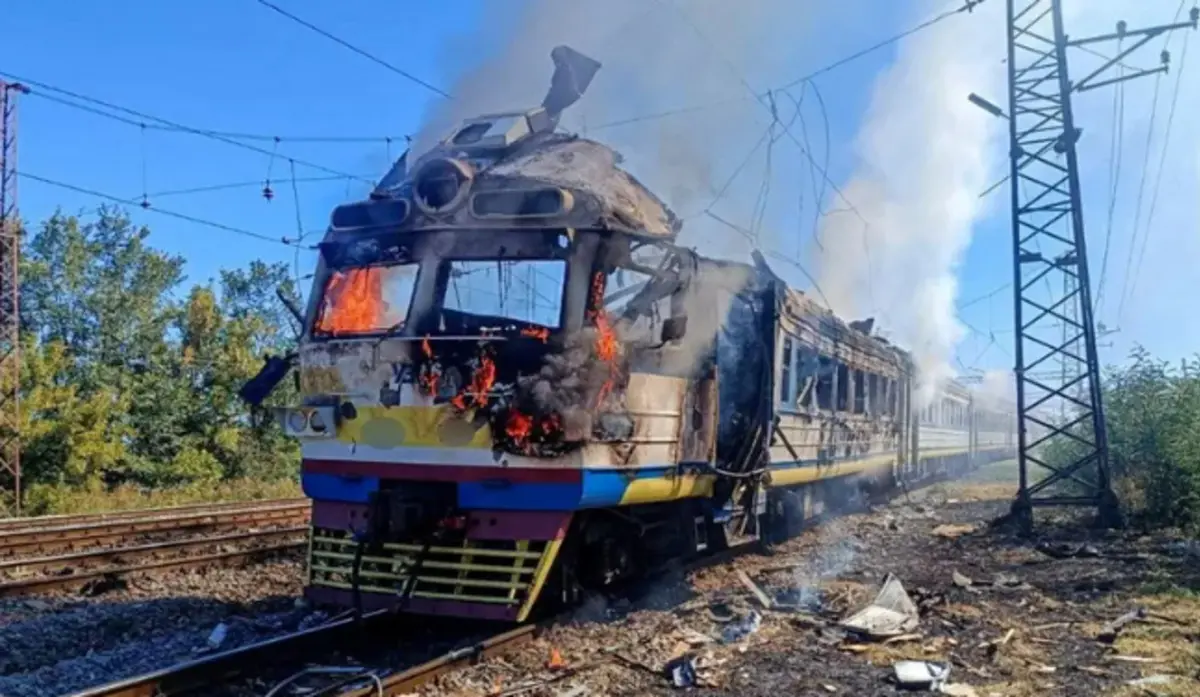Avrupa ve Rusya savaşın kıyısından döndü! Sınırda tren vuruldu Fransa ayağa kalktı