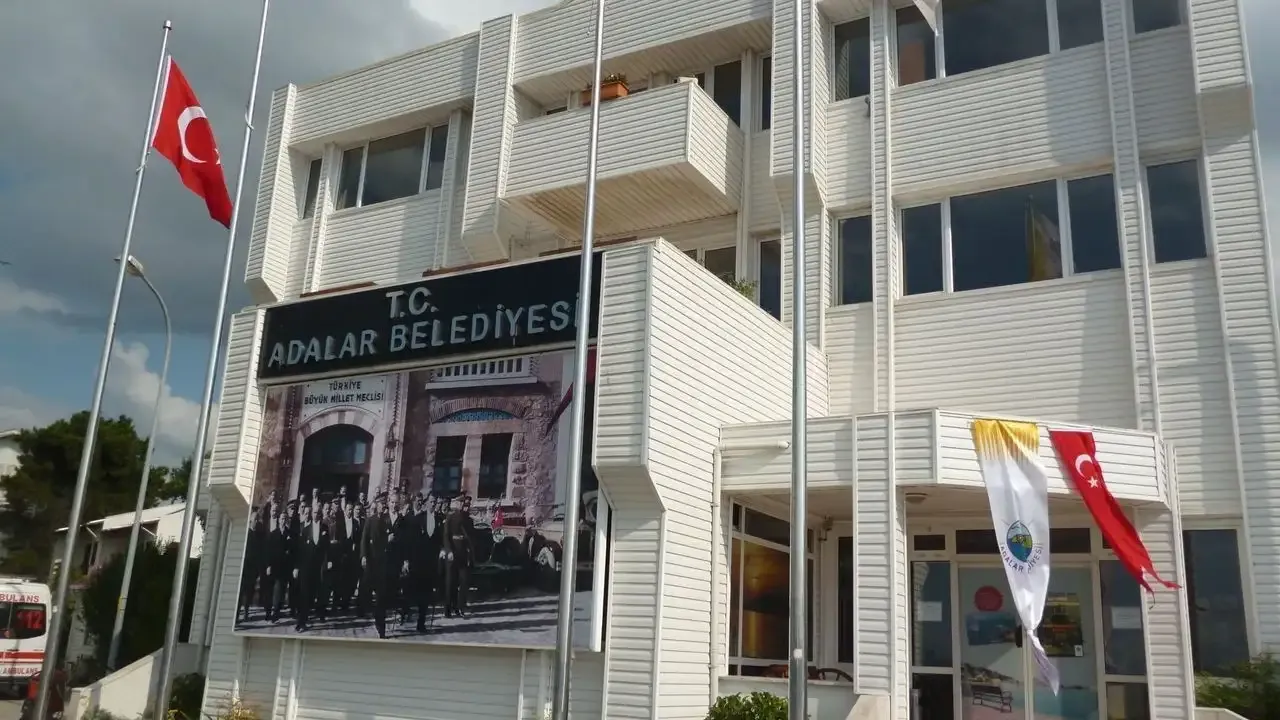 Adalar'da olaylı seçim: Belediye AK Parti'ye geçti