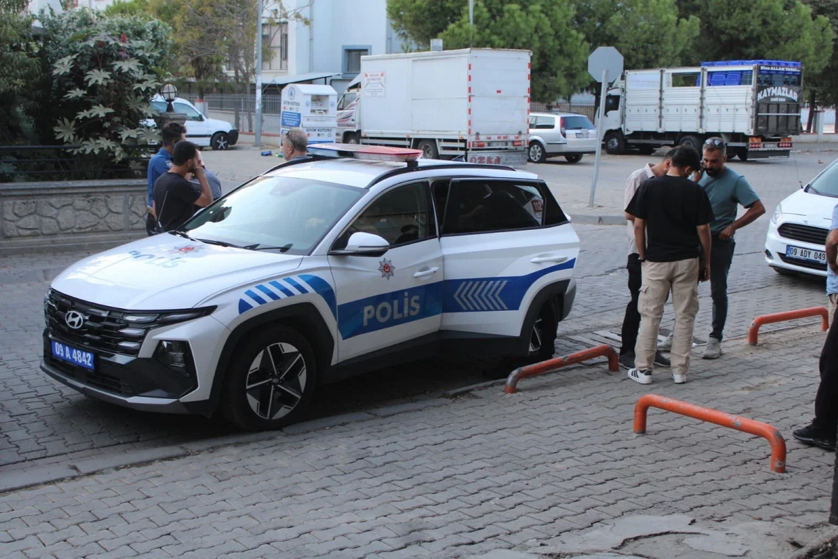 3A90867D Aydinda Okul Onunde Silah Alarmi Arac Altindan Pompali