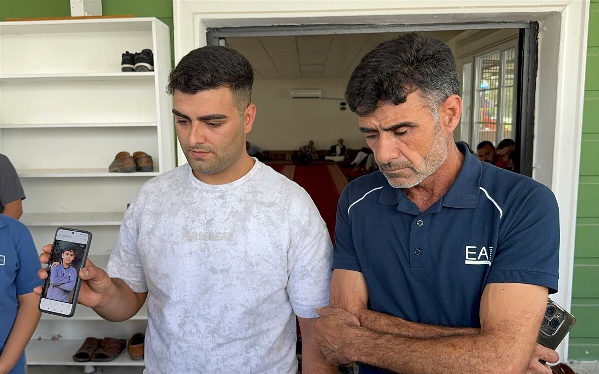 Otomobilde seyir halindeyken başına mermi isabet eden çocuk öldü!