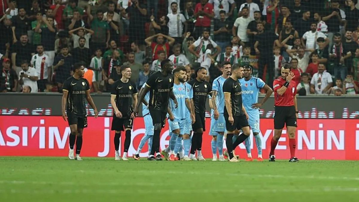 Amedspor Trabzonspor Maçında Ne Oldu İşte Maçın Çok Konuşulan Anı (1)