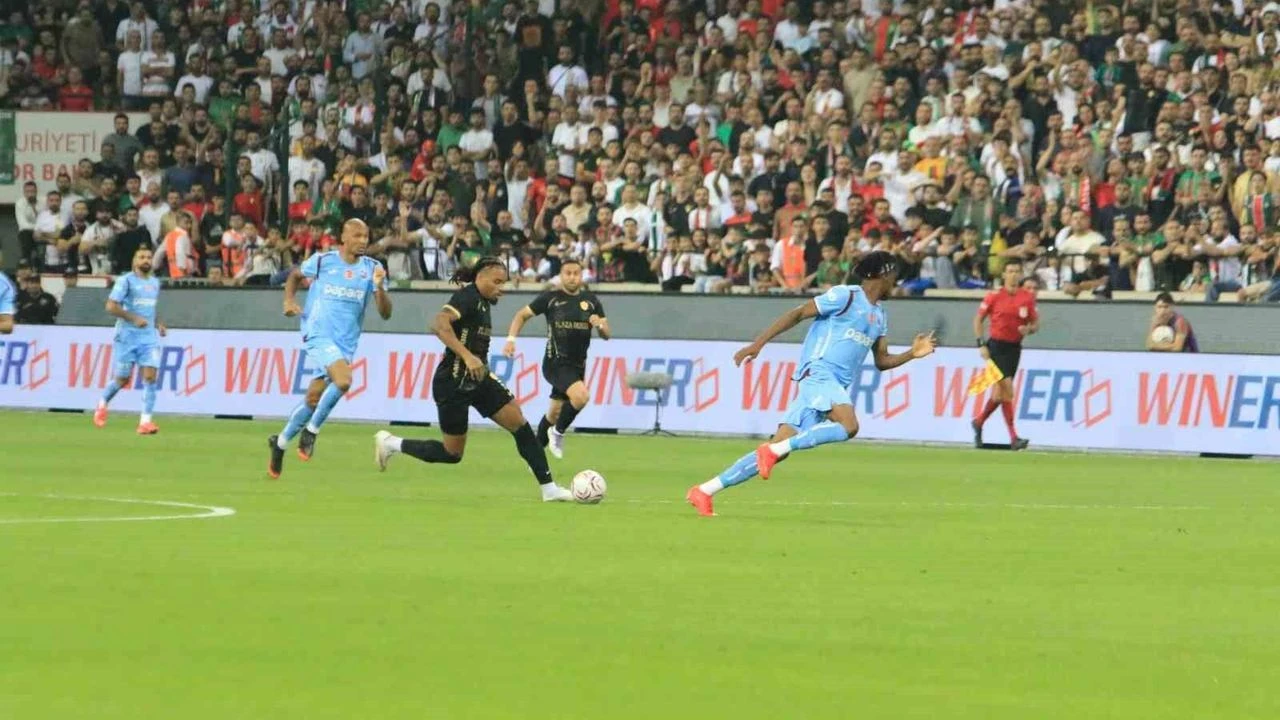 Amedspor Trabzonspor Maçında Ne Oldu İşte Maçın Çok Konuşulan Anı (2)
