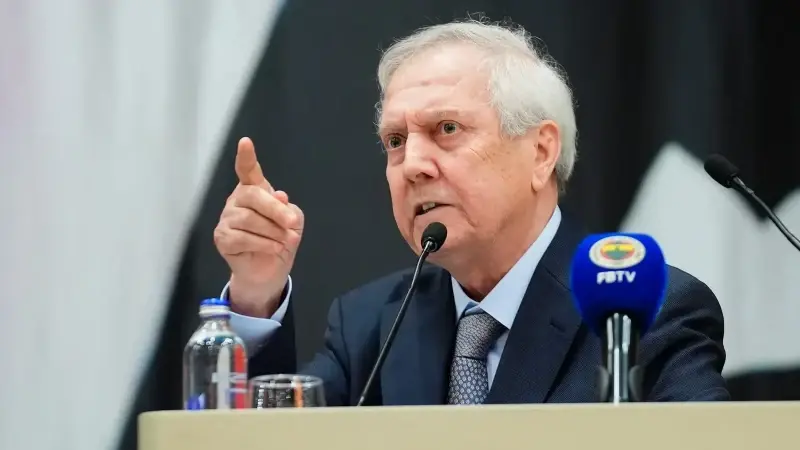 Aziz Yıldırım çileden çıktı! "Kızımın futbolcularla görüşmesinde ne var?"