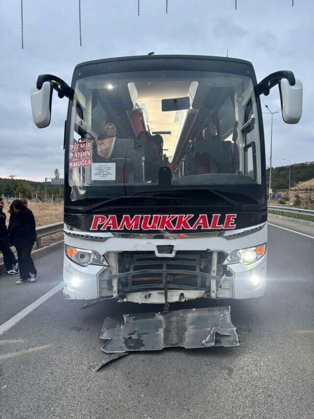 Çanakkale'de Feci Kaza Otobüs Ve Otomobil Çarpıştı, 2 Ölü! (3)