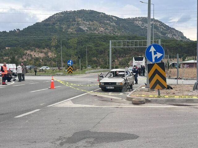 Çanakkale'de Feci Kaza Otobüs Ve Otomobil Çarpıştı, 2 Ölü! (4)