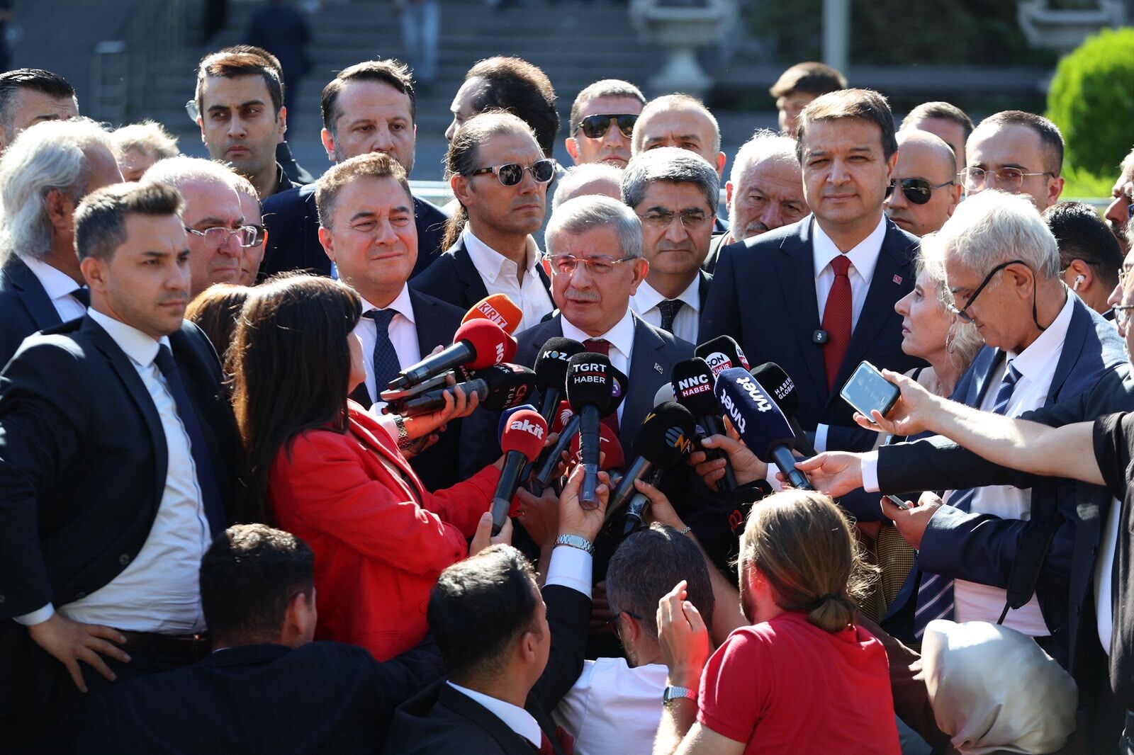 Davutoğlu Cumhurbaşkanı'na Hakaret Soruşturmasında Ifade Verdi Cumhuriyet Tarihinde Bir Ilk (4)