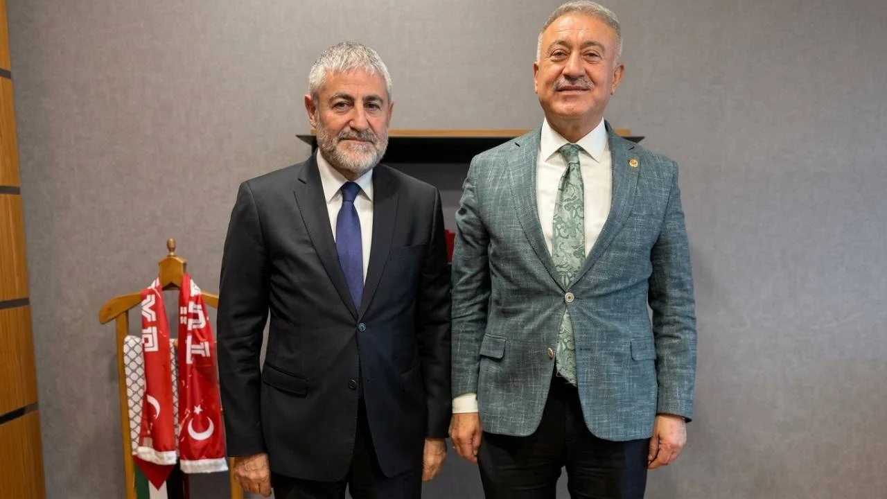 Eski Bakan Nebati Kürsüde Ateş Püskürdü Gözlerinden Bu Kez Işıltı Değil Ateş Fışkırdias