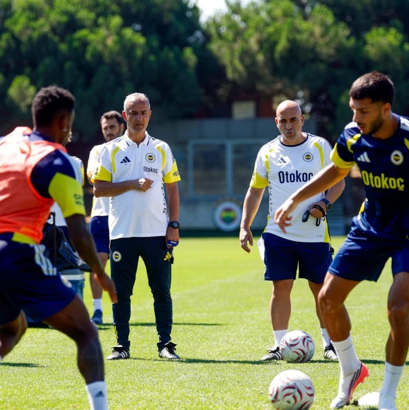 Fenerbahçe’de İsmail Kartal Yeniden Sahada İlk Antrenmanına Çıktı (2)
