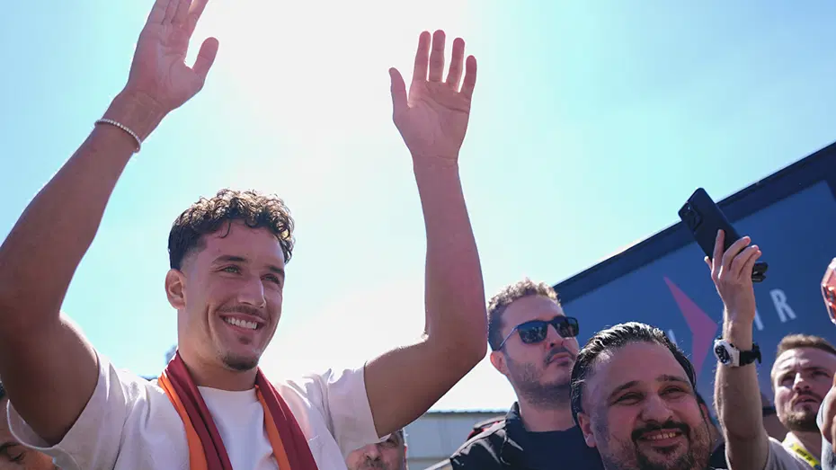 Galatasaray'ın Yeni Golcüsü Deniz Gül İstanbul'a Indi! (8)