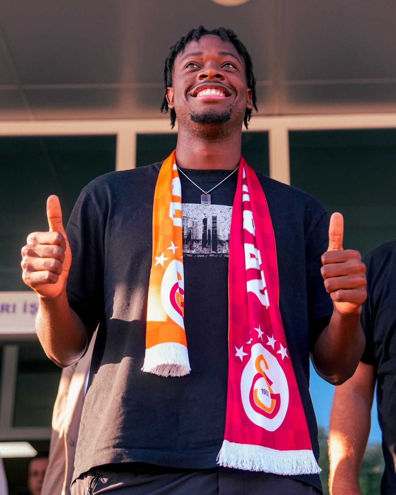 Galatasaray'ın Yeni Transferi El Chadaille Bitshiabu İstanbul'da (3)-1