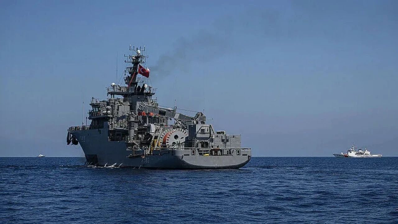 Girne'de batan gemiye ulaşıldı! Kaybolan 20 kişi aranıyor