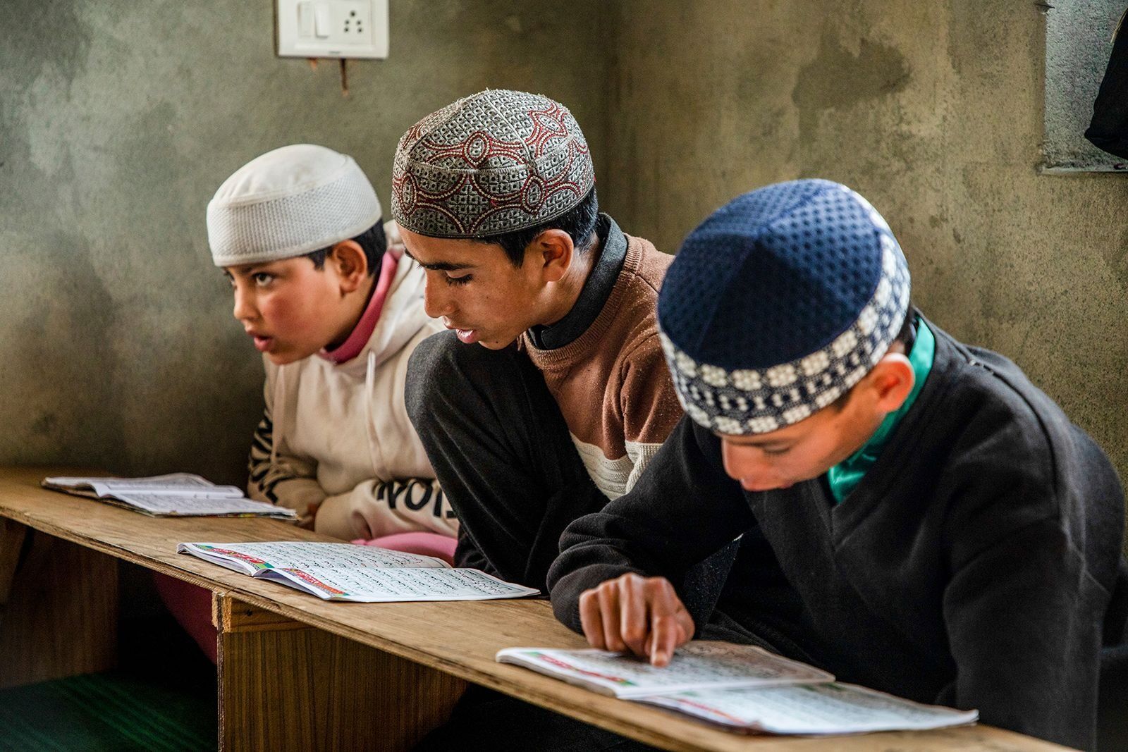 Hindu Rejimi İslam’a Savaş Açtı Hindistan’da Medreseler Mühürleniyor!